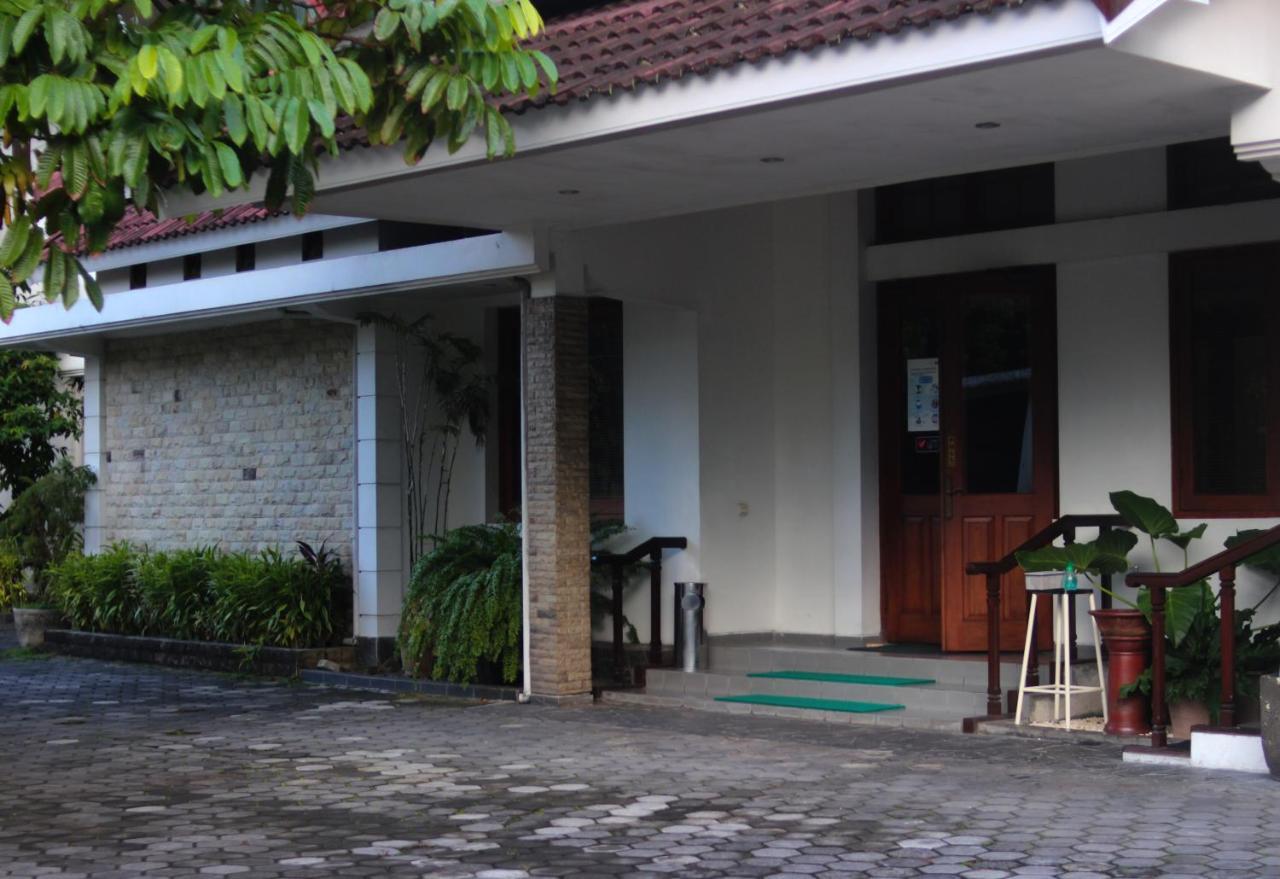 Hotel Graha Kinasih Kotabaru Yogyakarta Exteriör bild