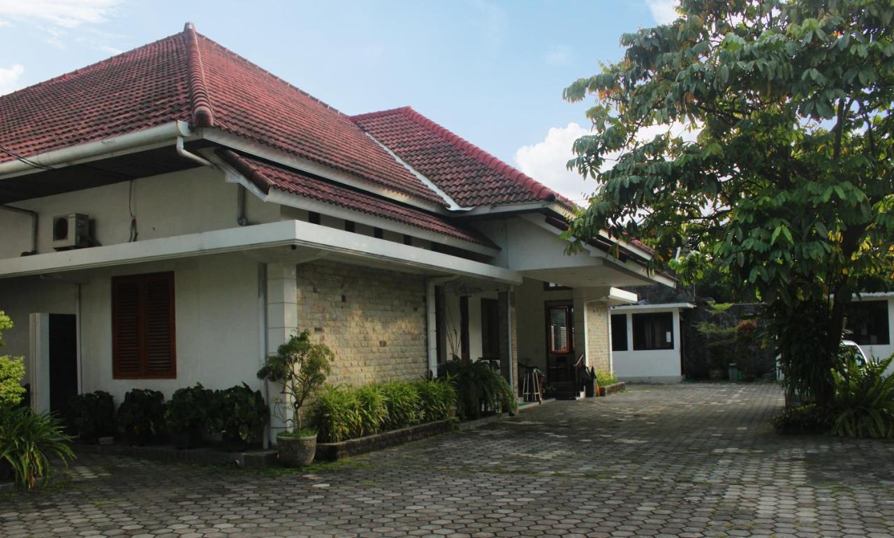 Hotel Graha Kinasih Kotabaru Yogyakarta Exteriör bild