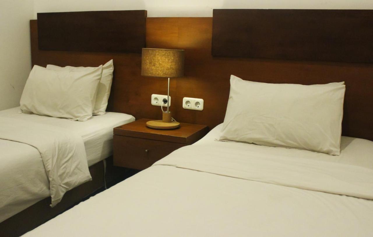 Hotel Graha Kinasih Kotabaru Yogyakarta Exteriör bild
