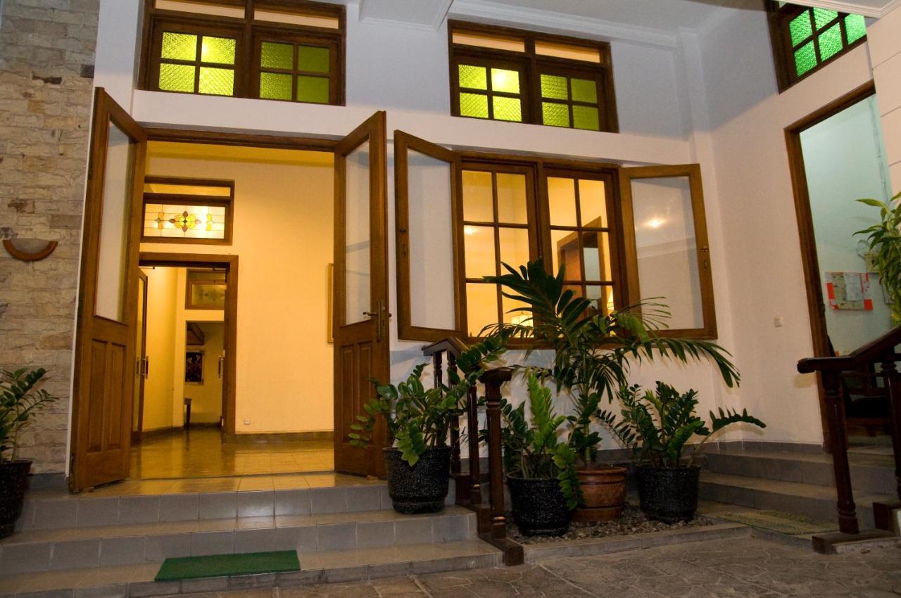 Hotel Graha Kinasih Kotabaru Yogyakarta Exteriör bild