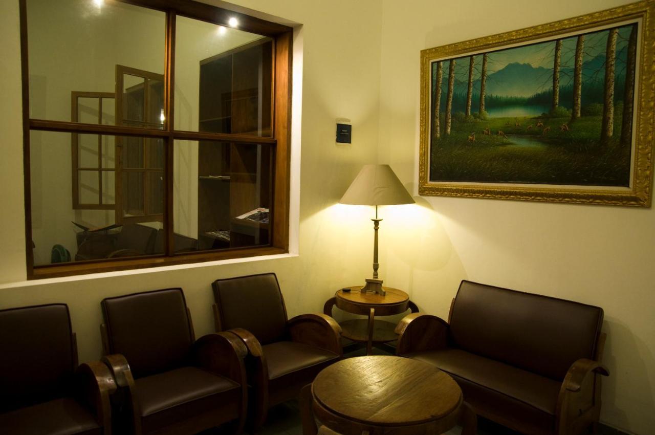 Hotel Graha Kinasih Kotabaru Yogyakarta Exteriör bild